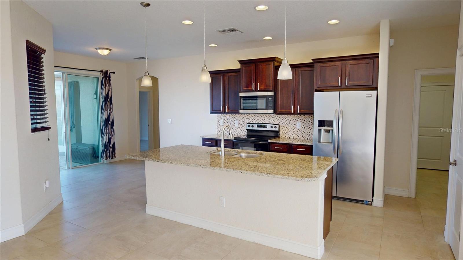 Image 7 of 33 For 7505 Carissa