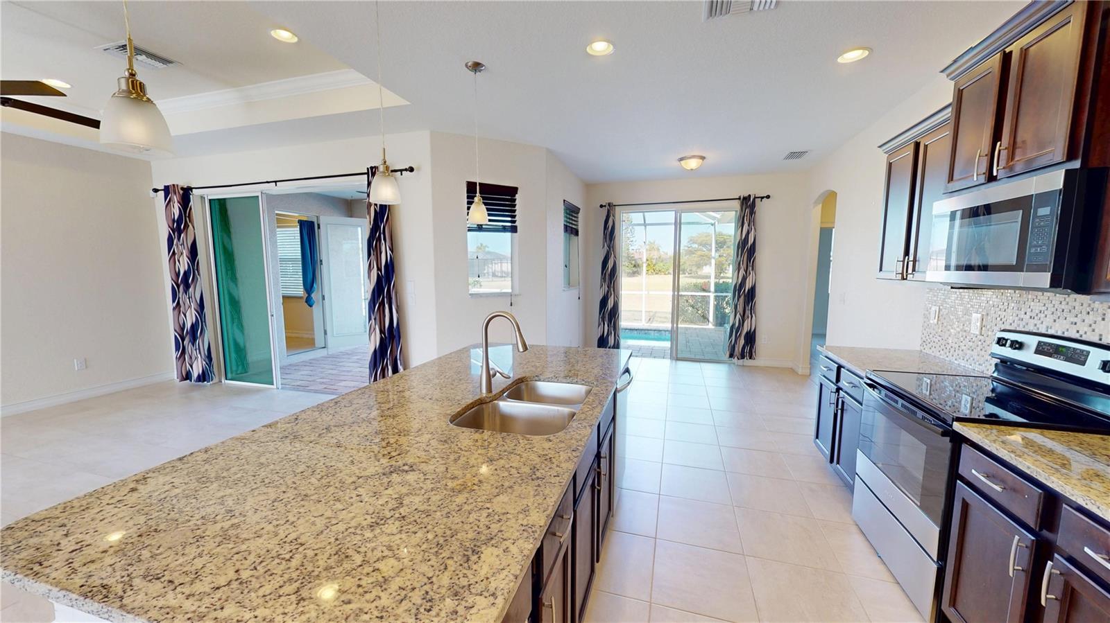 Image 9 of 33 For 7505 Carissa