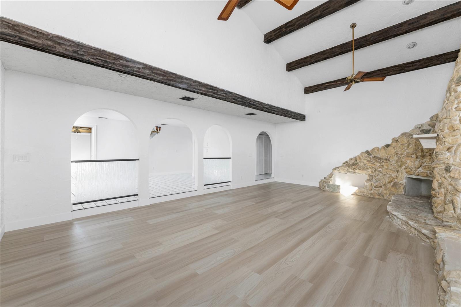 Image 11 of 92 For 341 Severin Road Se