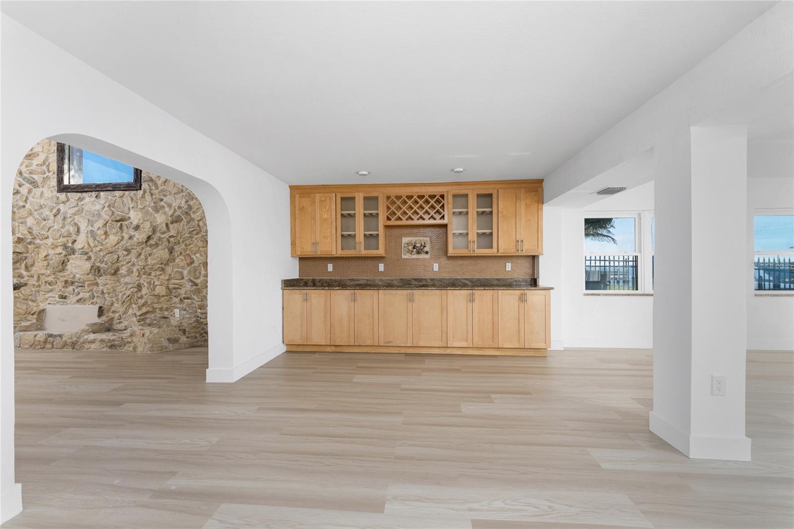 Image 14 of 92 For 341 Severin Road Se