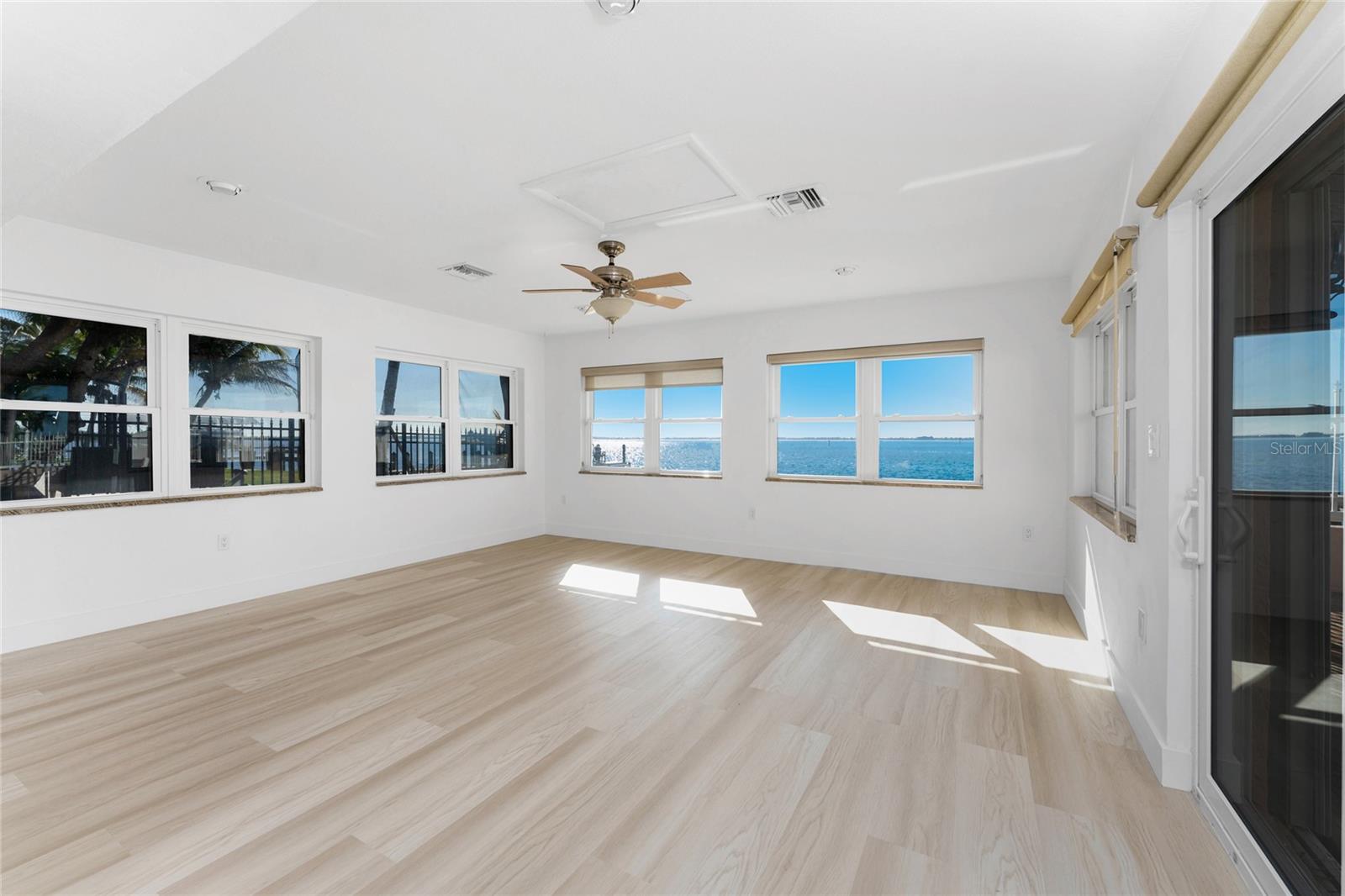 Image 18 of 92 For 341 Severin Road Se