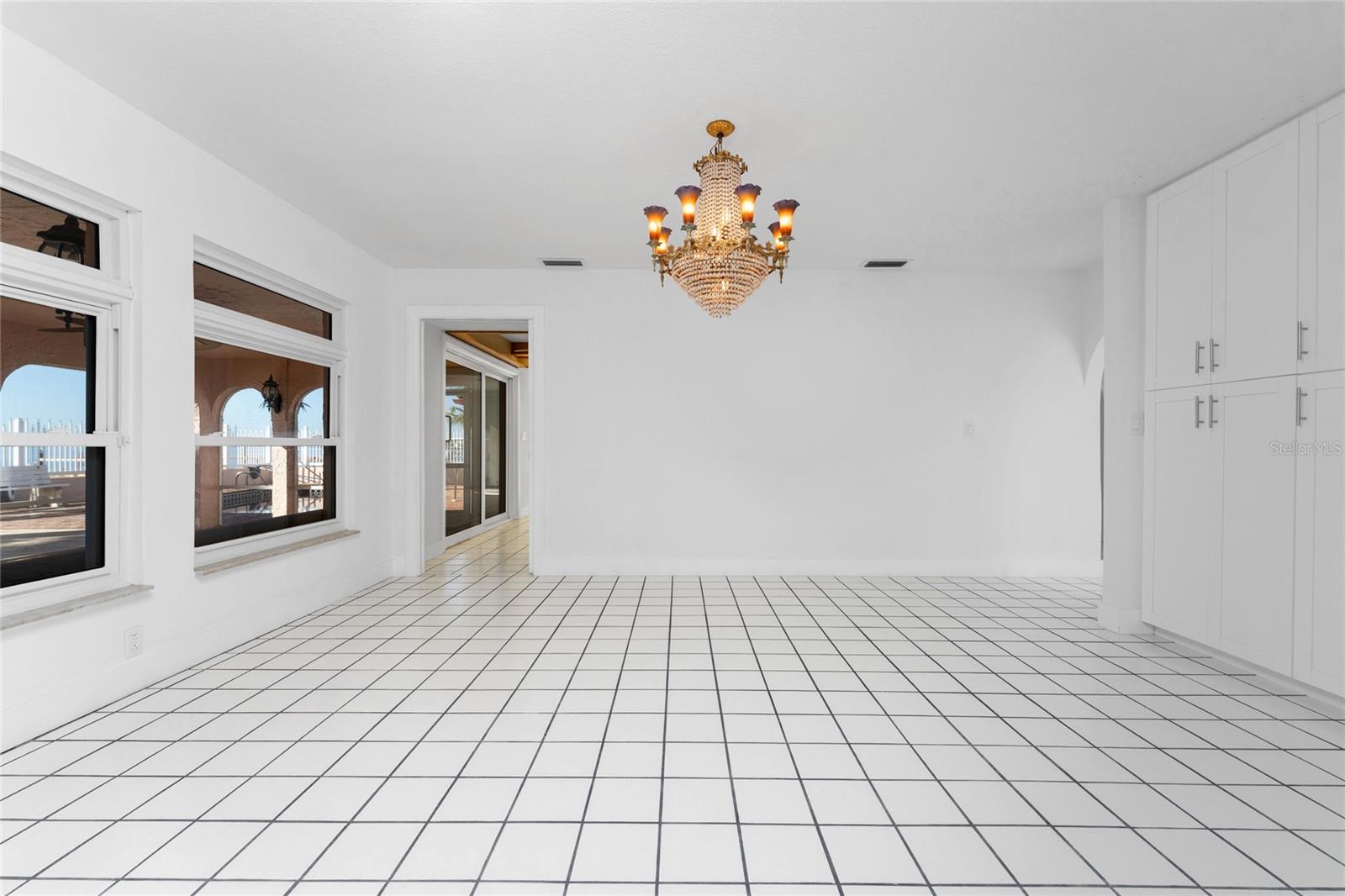 Image 22 of 92 For 341 Severin Road Se