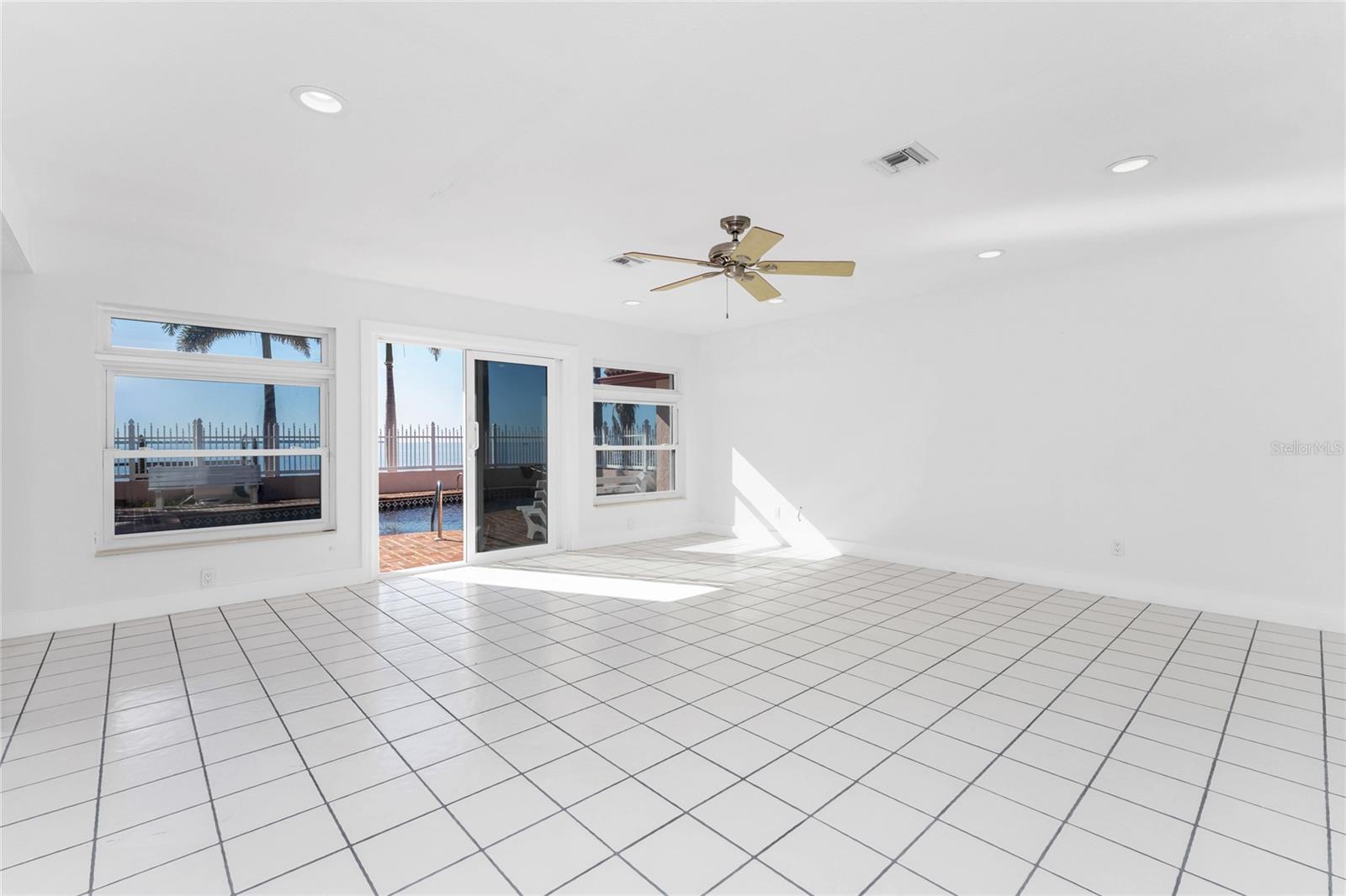 Image 31 of 92 For 341 Severin Road Se