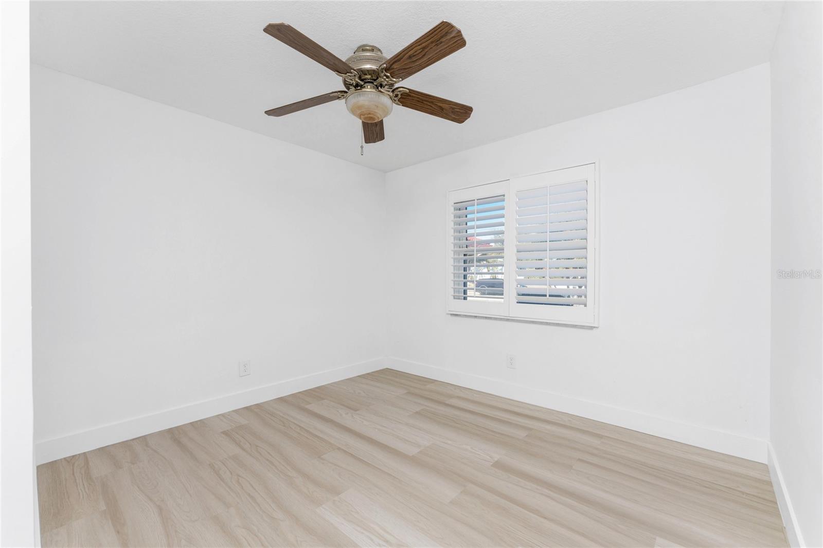 Image 38 of 92 For 341 Severin Road Se