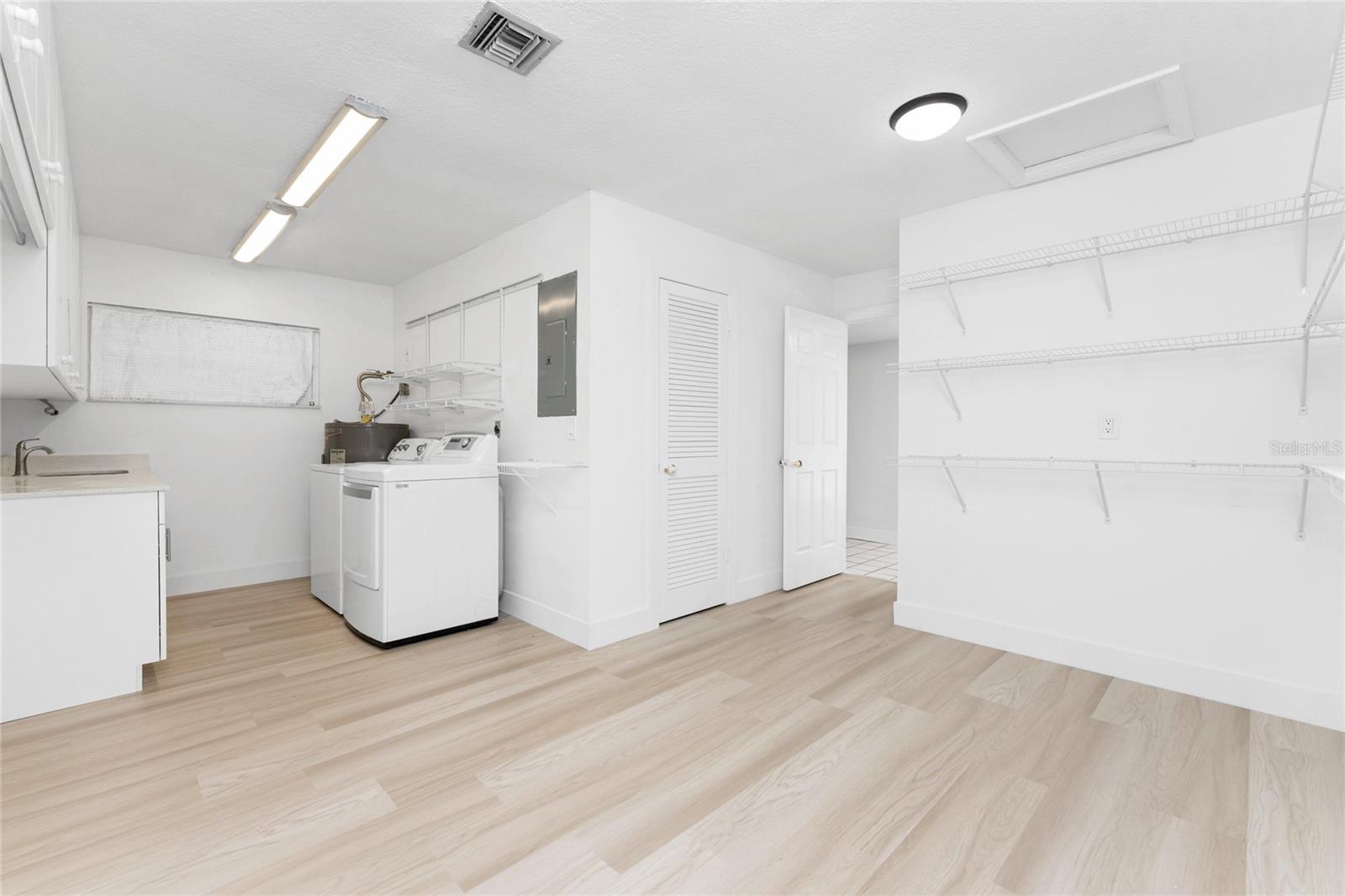 Image 41 of 92 For 341 Severin Road Se