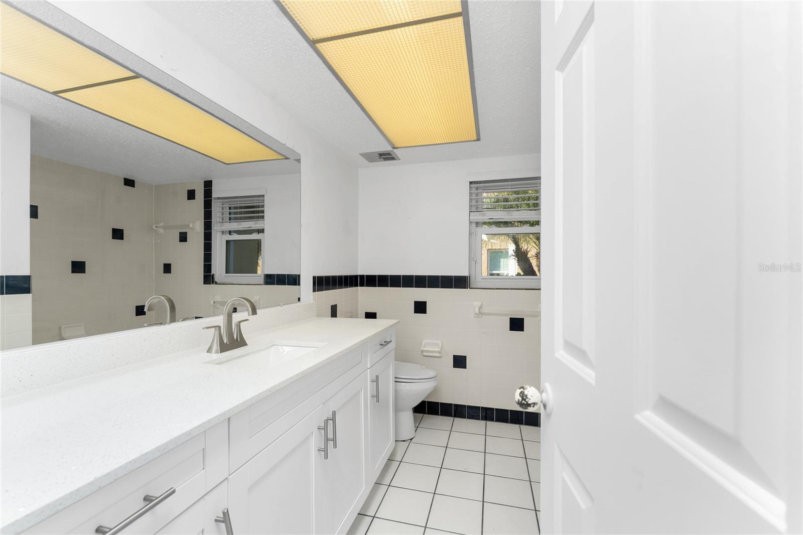 Image 46 of 92 For 341 Severin Road Se