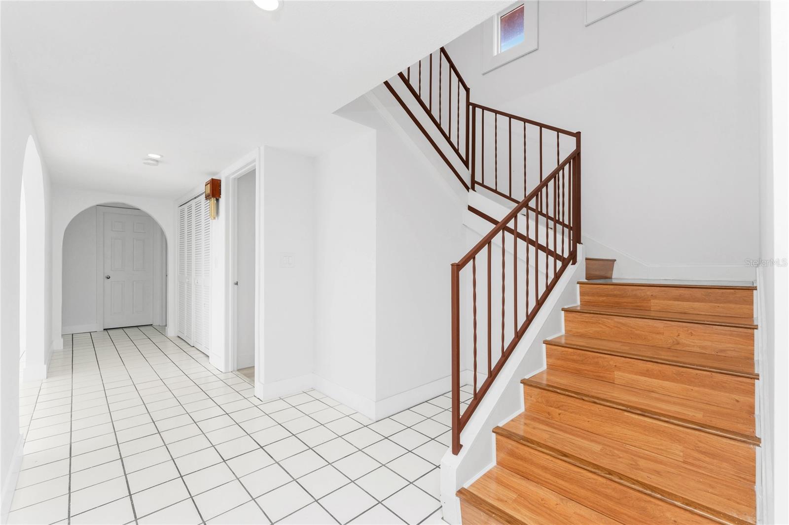 Image 52 of 92 For 341 Severin Road Se