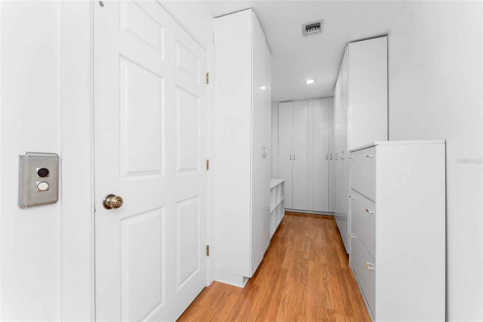 Image 54 of 92 For 341 Severin Road Se