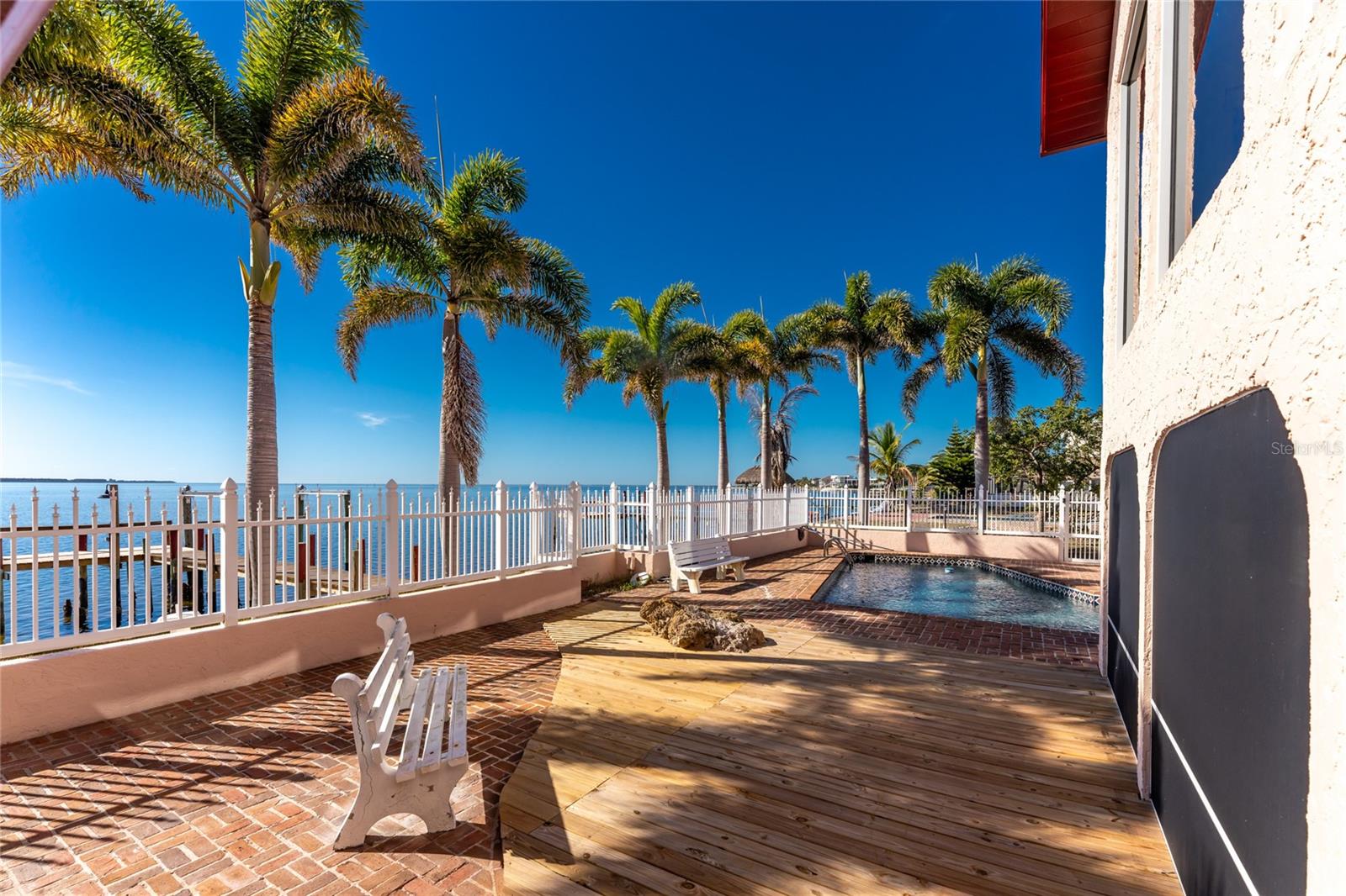 Image 74 of 92 For 341 Severin Road Se