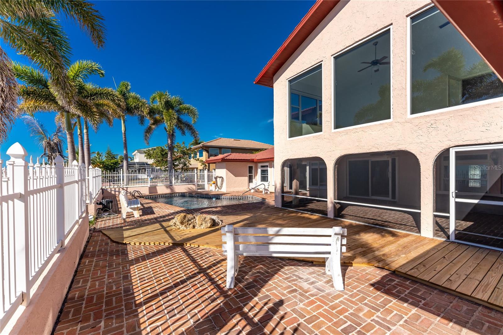 Image 75 of 92 For 341 Severin Road Se