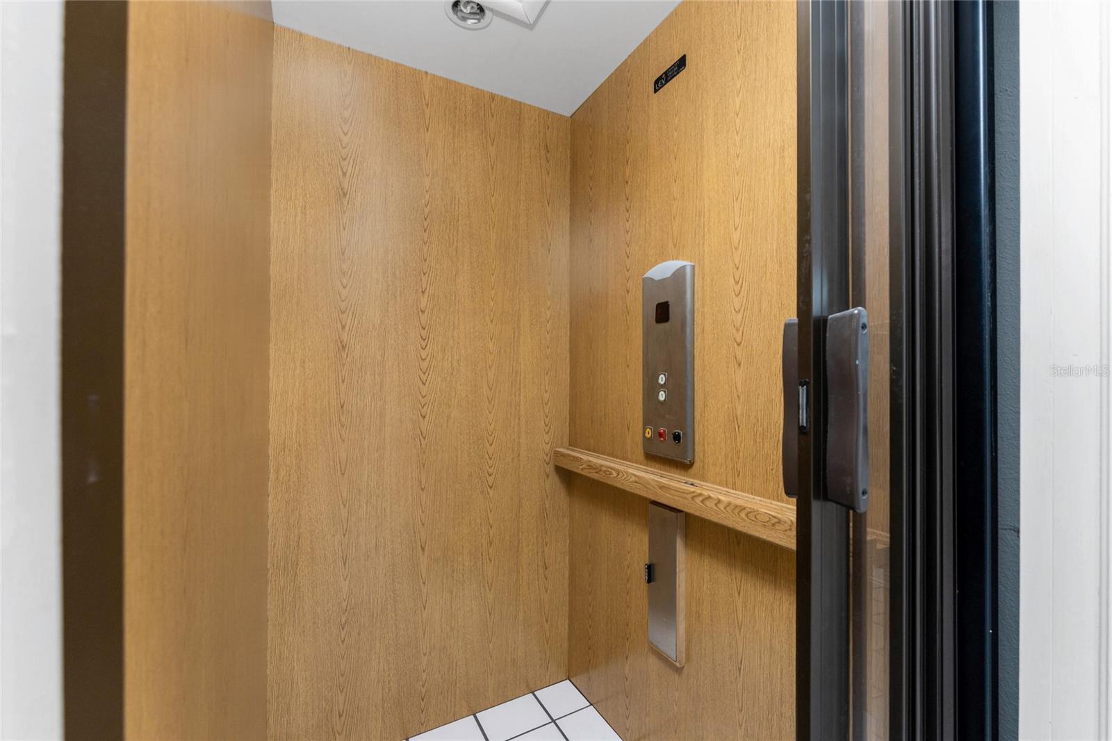 Image 9 of 92 For 341 Severin Road Se