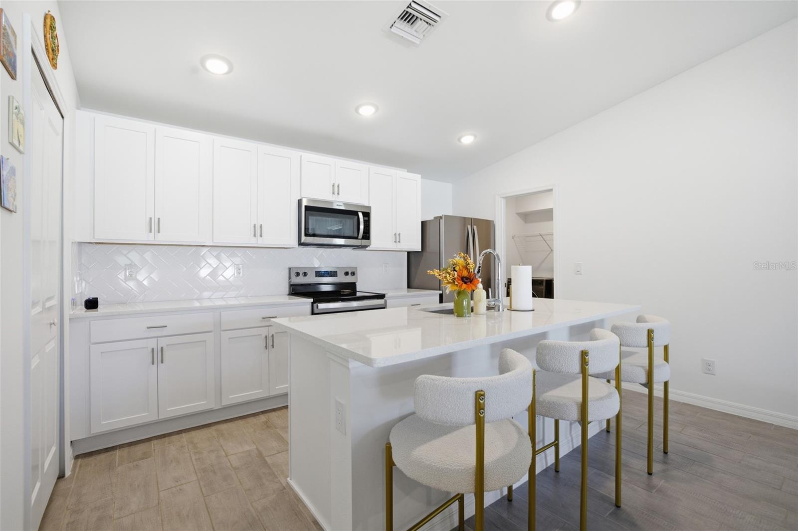 Image 10 of 41 For 1910 27th Place