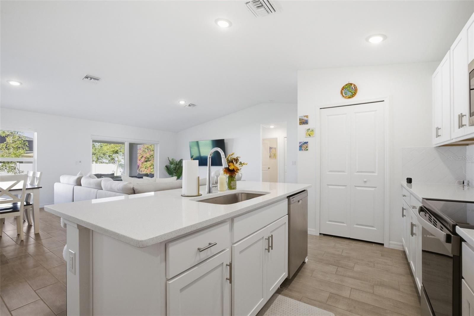 Image 12 of 41 For 1910 27th Place