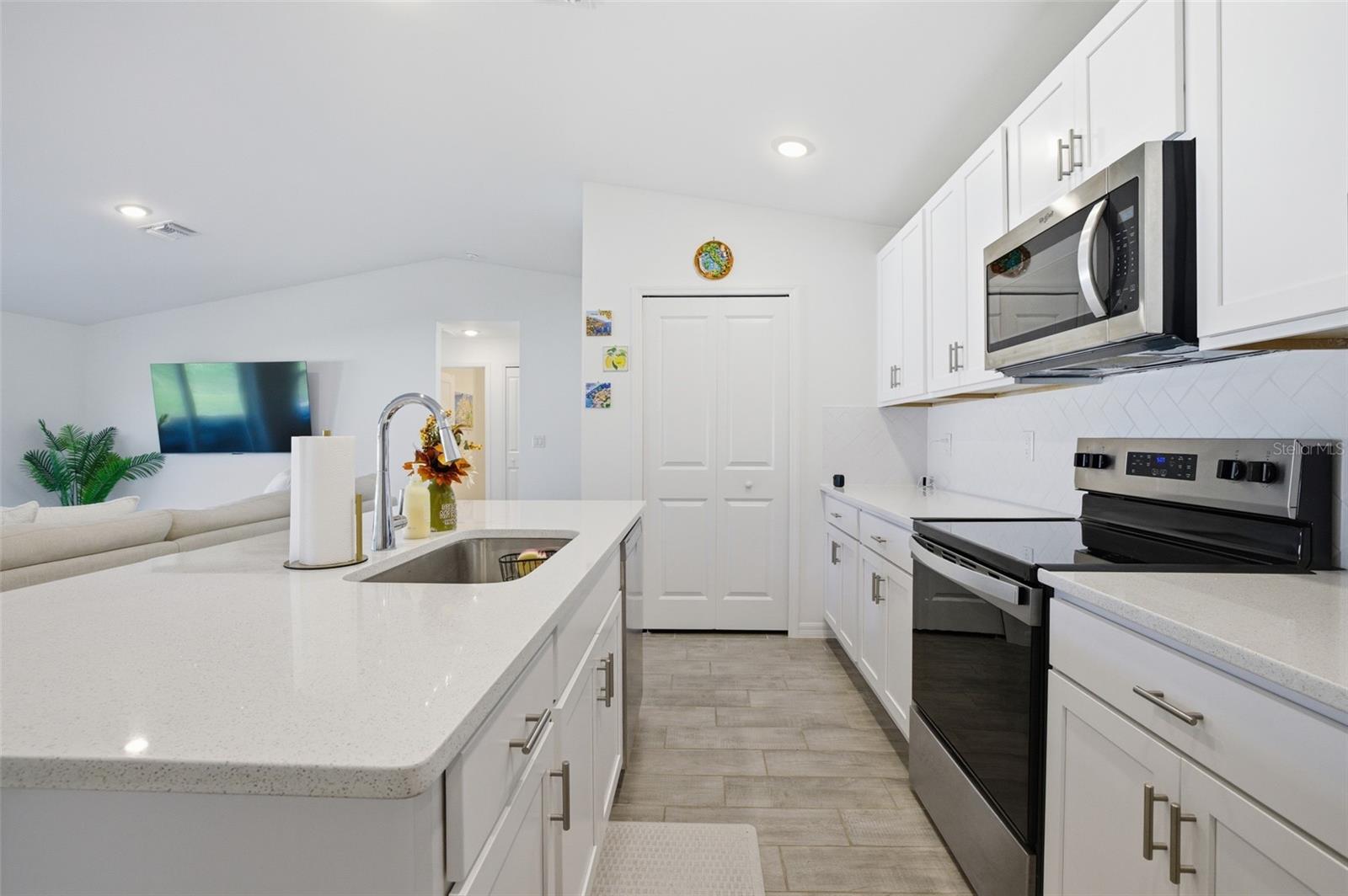 Image 13 of 41 For 1910 27th Place