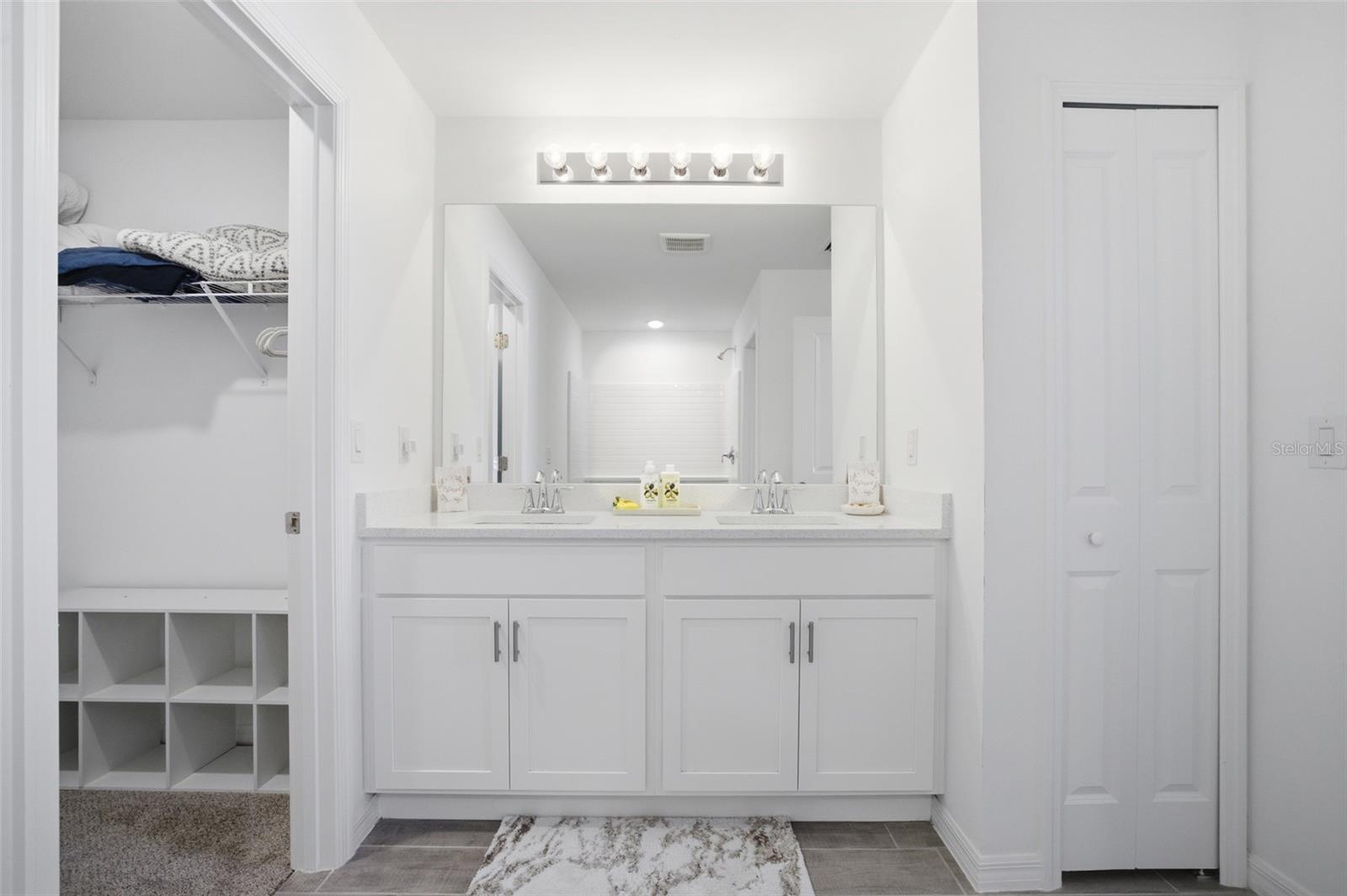 Image 17 of 41 For 1910 27th Place