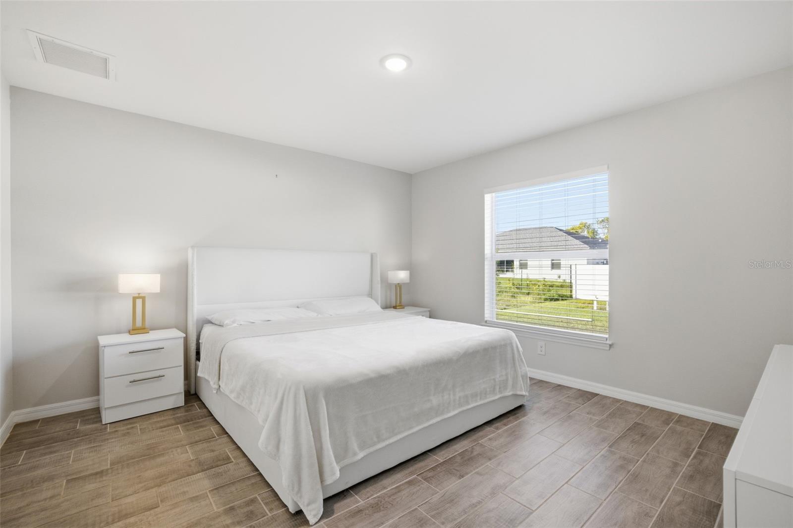 Image 24 of 41 For 1910 27th Place