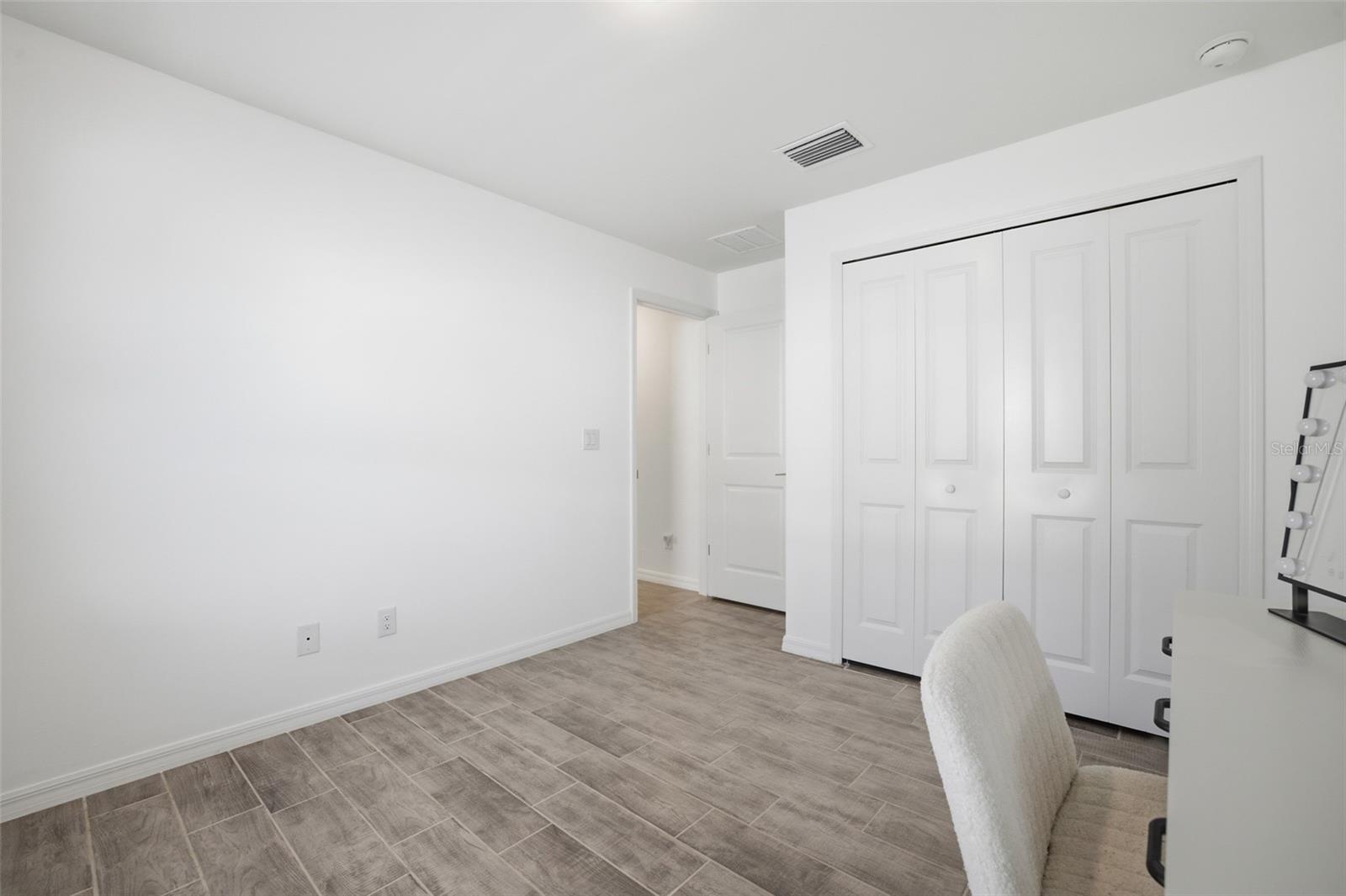 Image 25 of 41 For 1910 27th Place