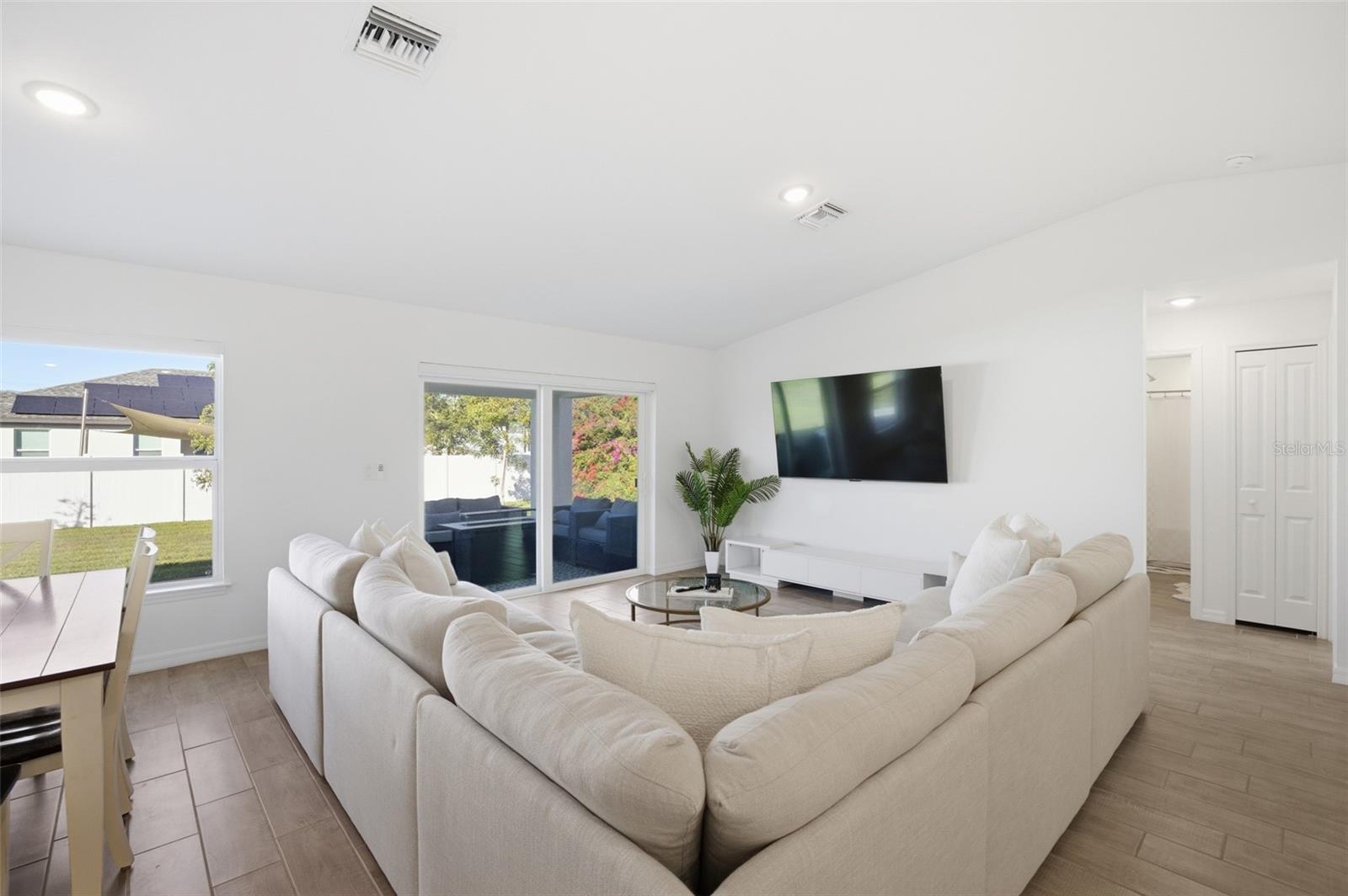 Image 9 of 41 For 1910 27th Place