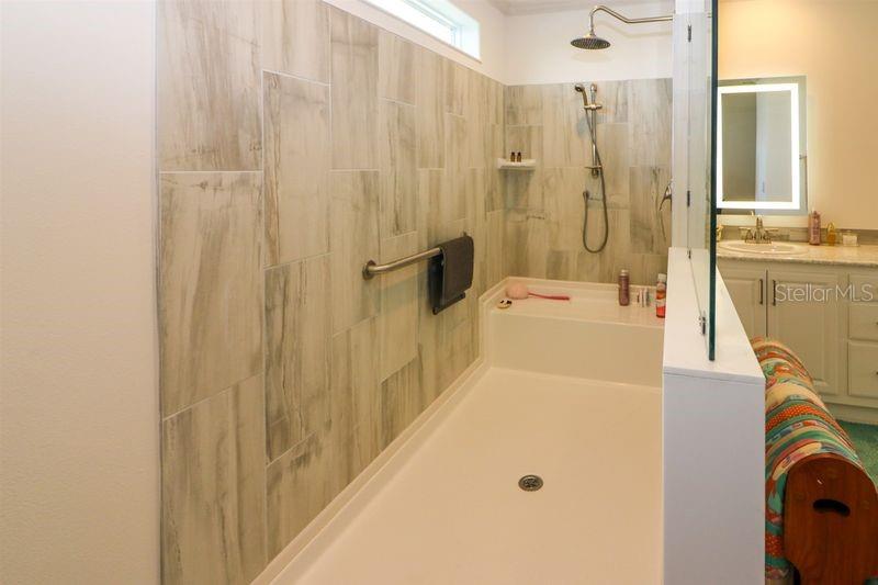 Image 22 of 29 For 12116 Sw County Rd. 769 # 136