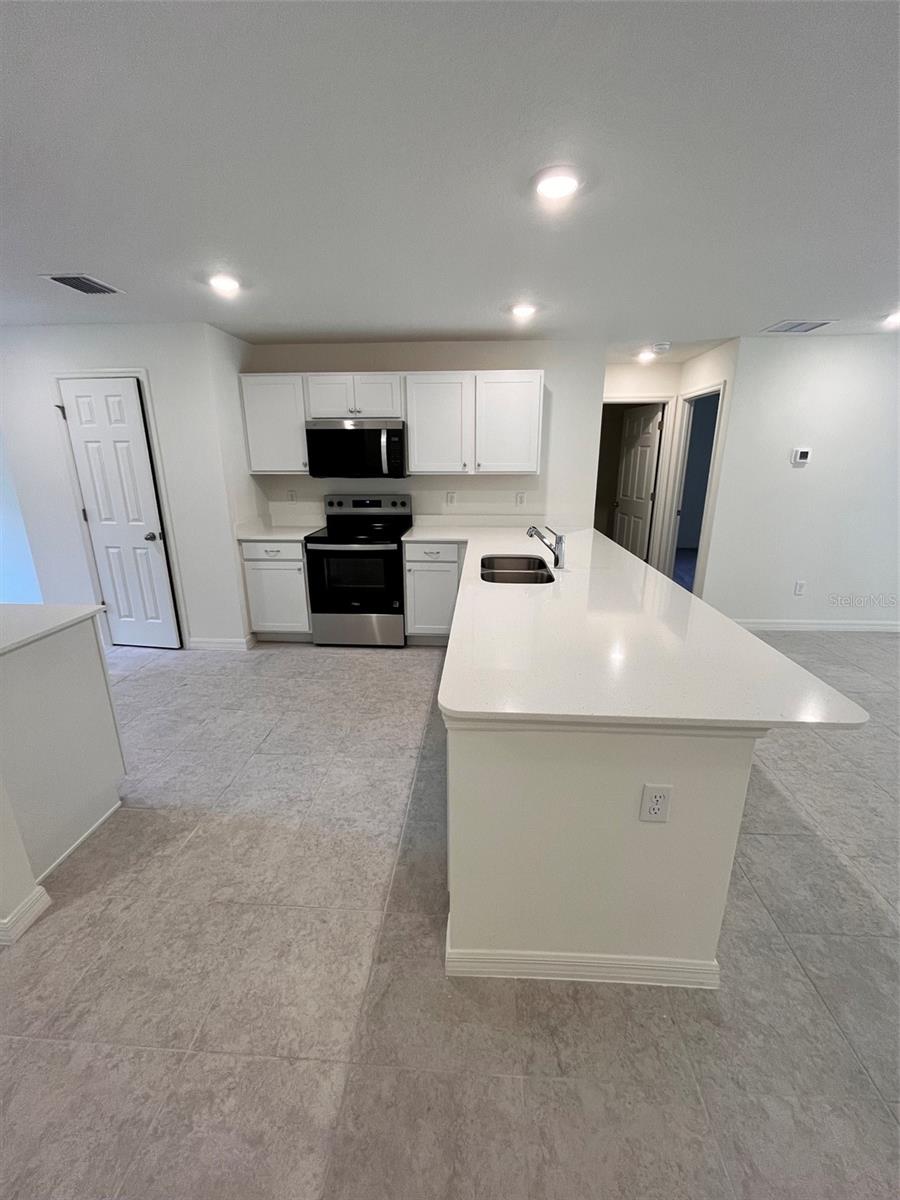 Image 3 of 12 For 9610 Mcmahon Avenue