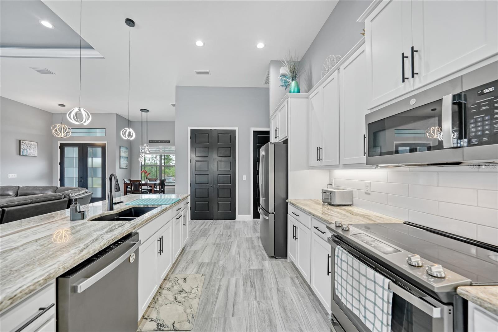 Image 11 of 48 For 15148 Taurus Circle