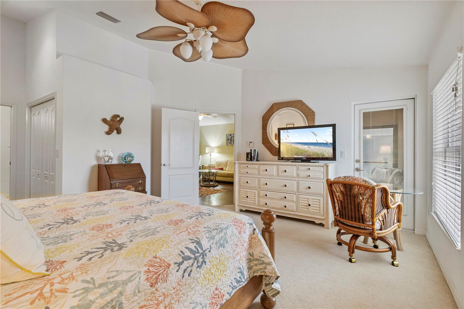 Image 25 of 46 For 3533 Lakewood Boulevard