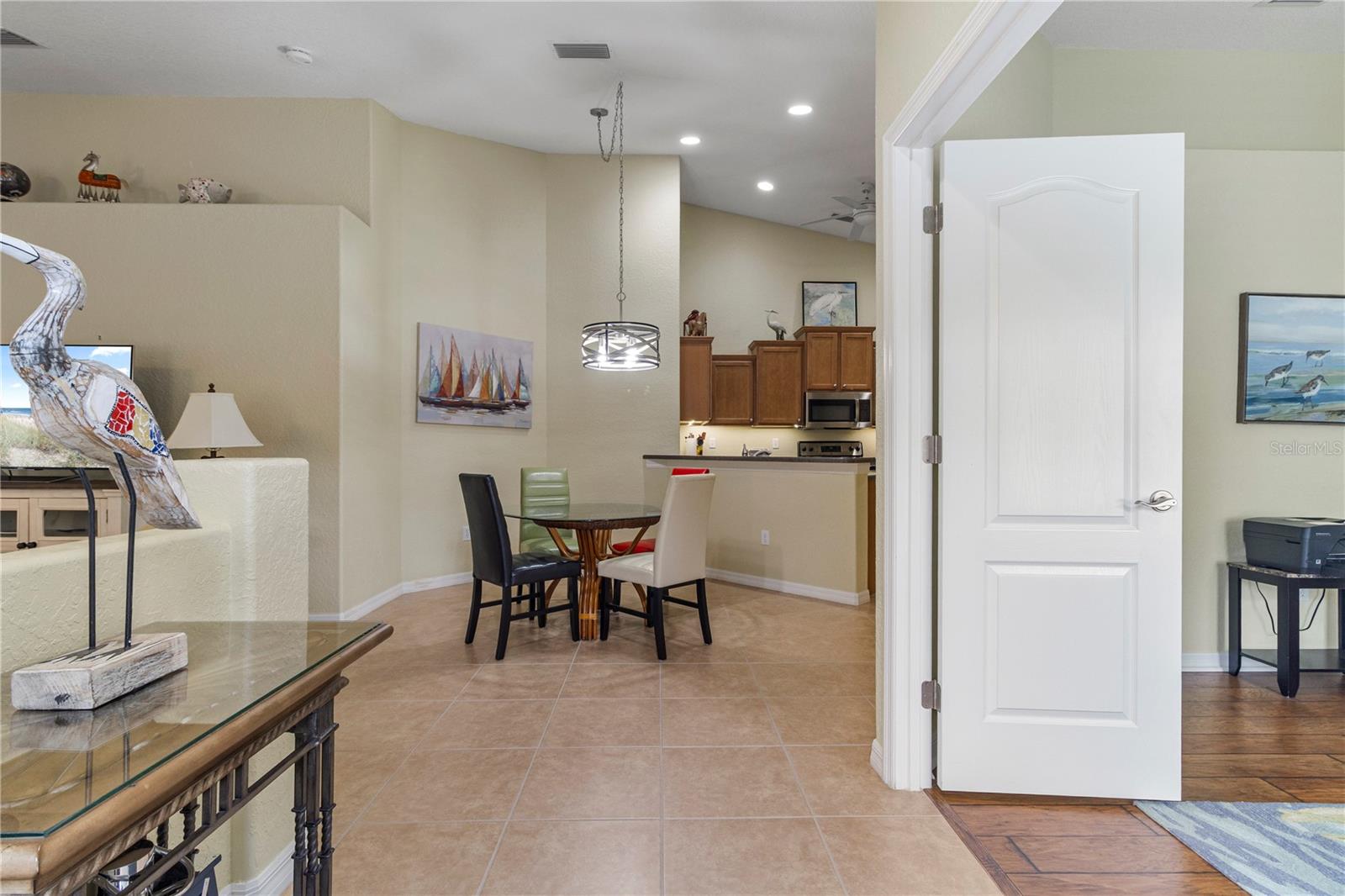 Image 5 of 46 For 3533 Lakewood Boulevard