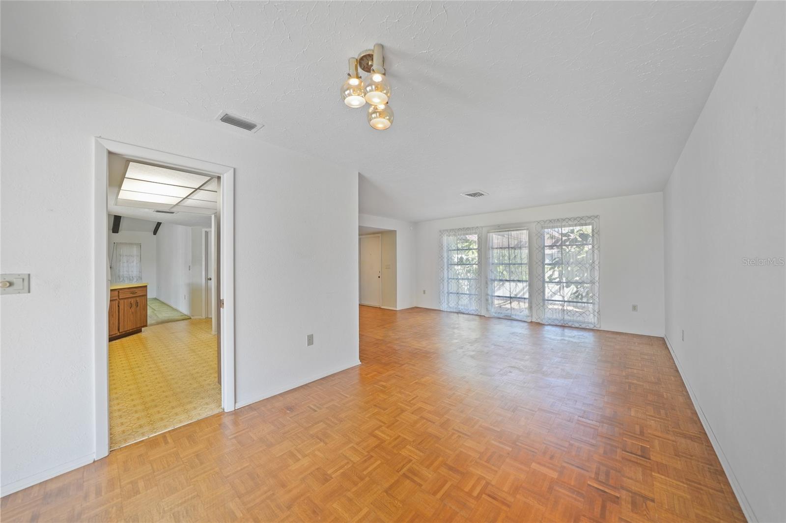 Image 12 of 44 For 1016 Deer Run