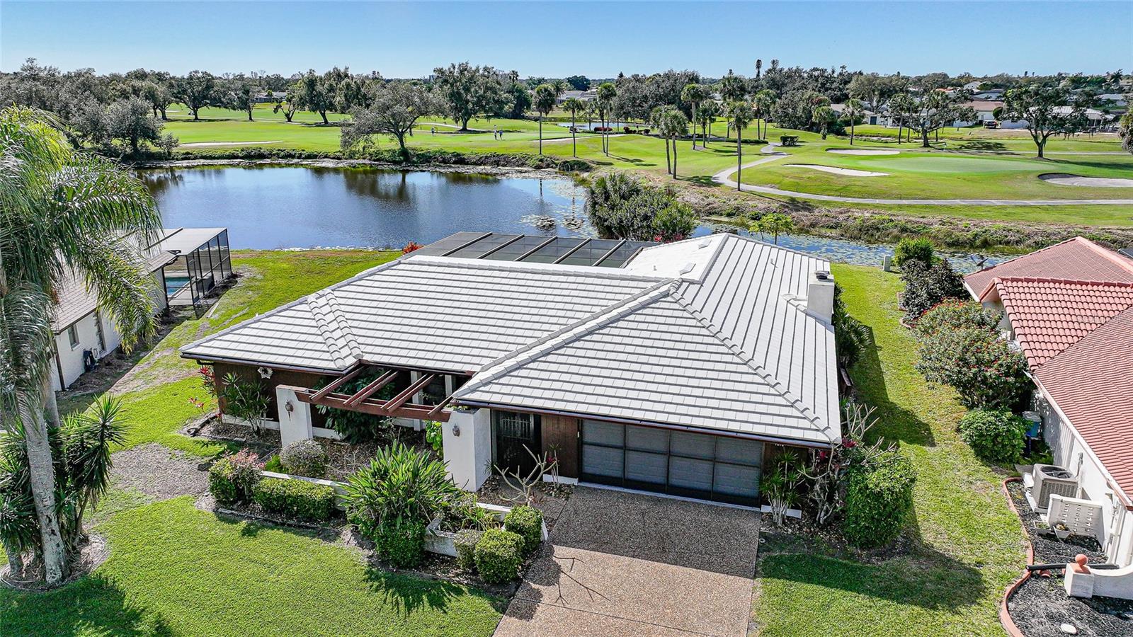 Image 2 of 44 For 1016 Deer Run