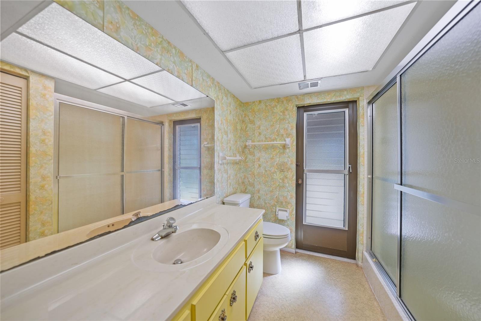 Image 23 of 44 For 1016 Deer Run