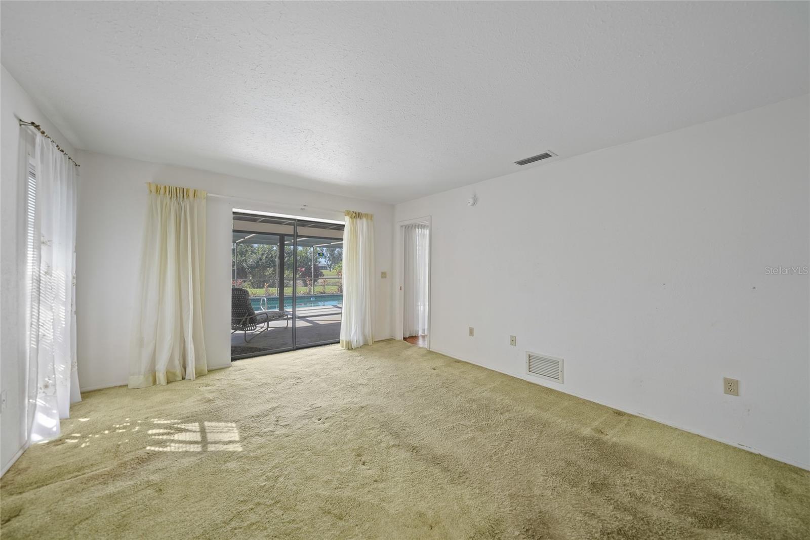 Image 28 of 44 For 1016 Deer Run