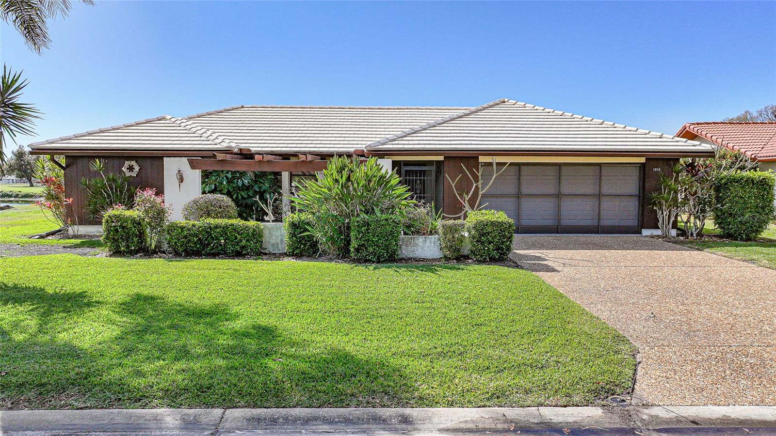 Image 4 of 44 For 1016 Deer Run