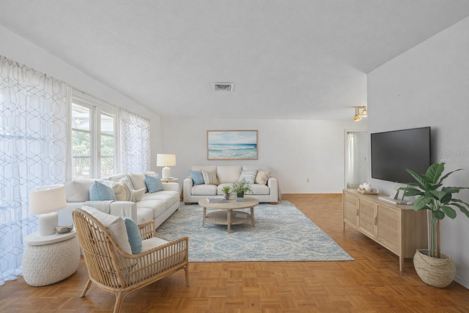 Image 6 of 44 For 1016 Deer Run