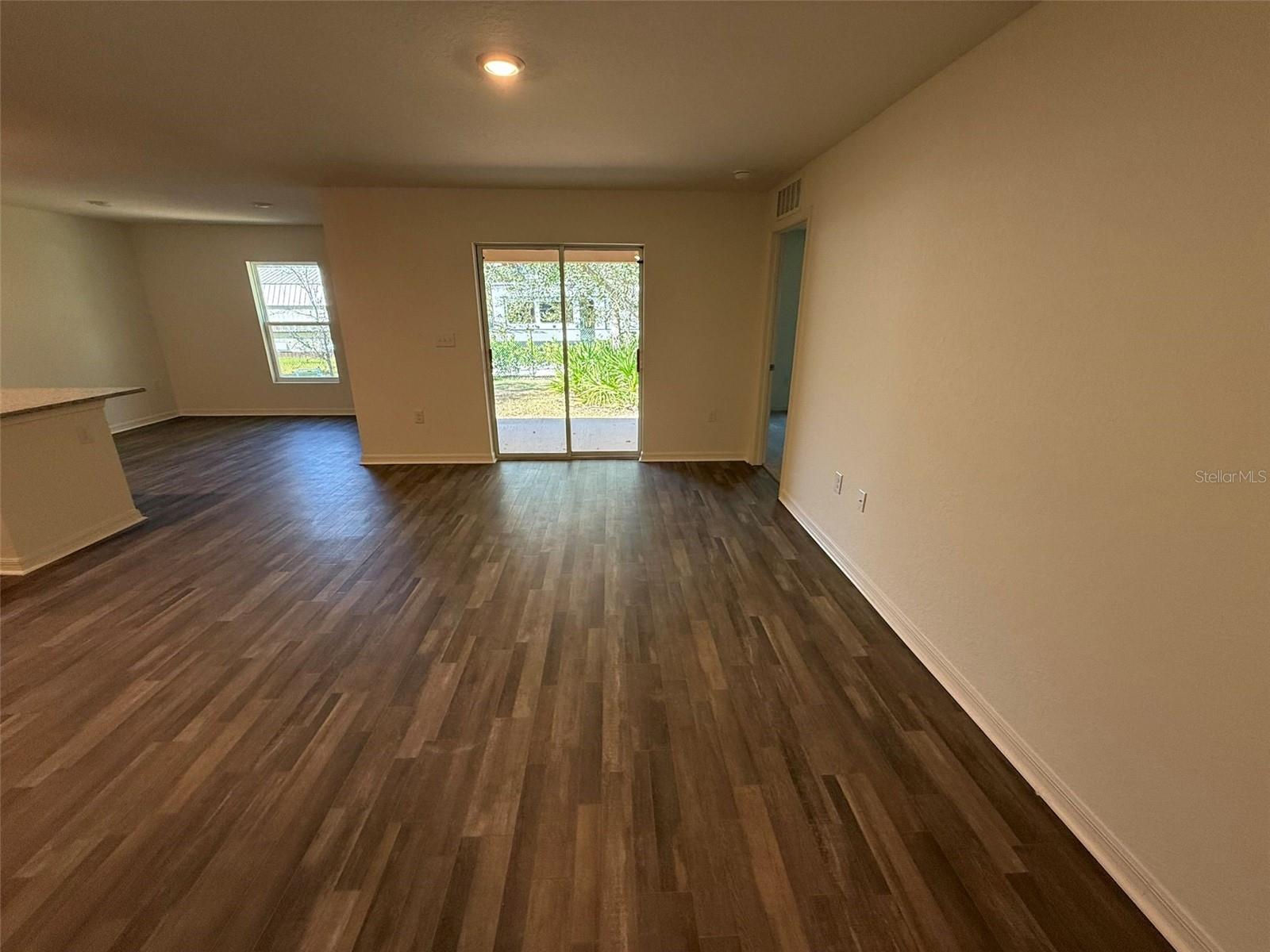 Image 3 of 18 For 3471 Ledgewood Street