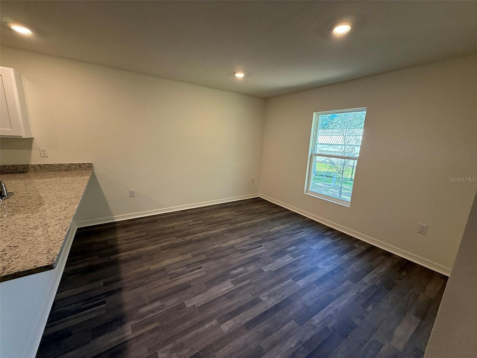 Image 6 of 18 For 3471 Ledgewood Street