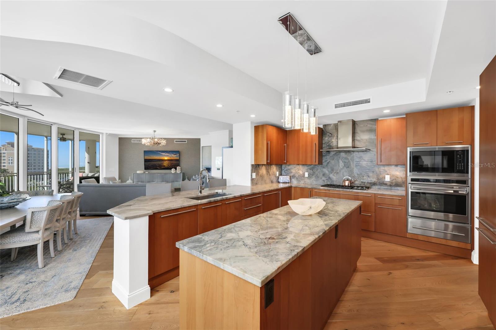 Image 13 of 51 For 13675 Vanderbilt Drive 605