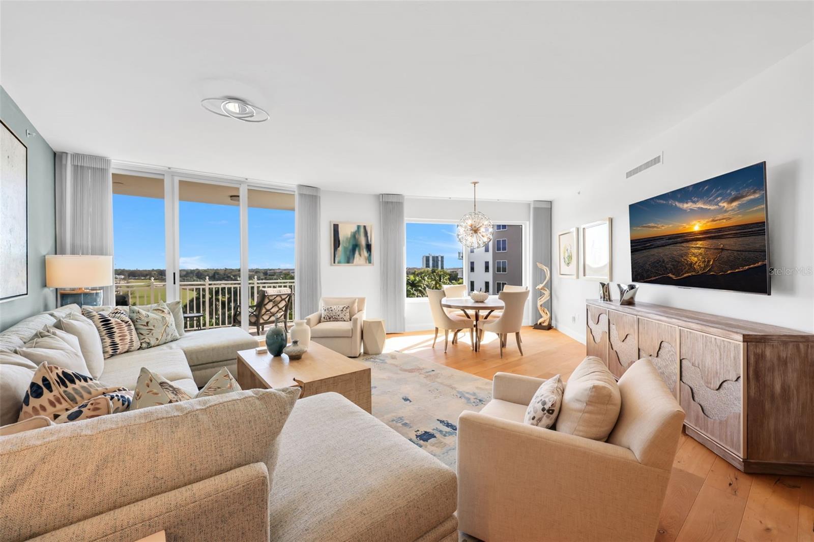 Image 20 of 51 For 13675 Vanderbilt Drive 605