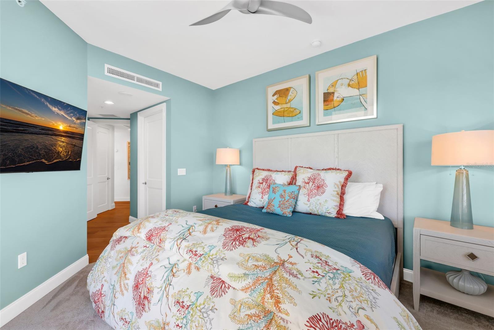 Image 35 of 51 For 13675 Vanderbilt Drive 605