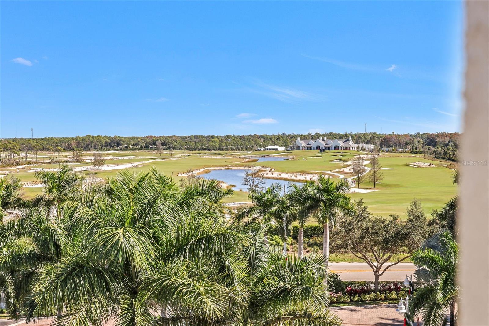 Image 40 of 51 For 13675 Vanderbilt Drive 605