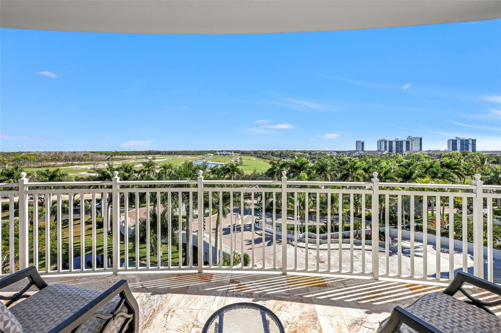 Image 41 of 51 For 13675 Vanderbilt Drive 605