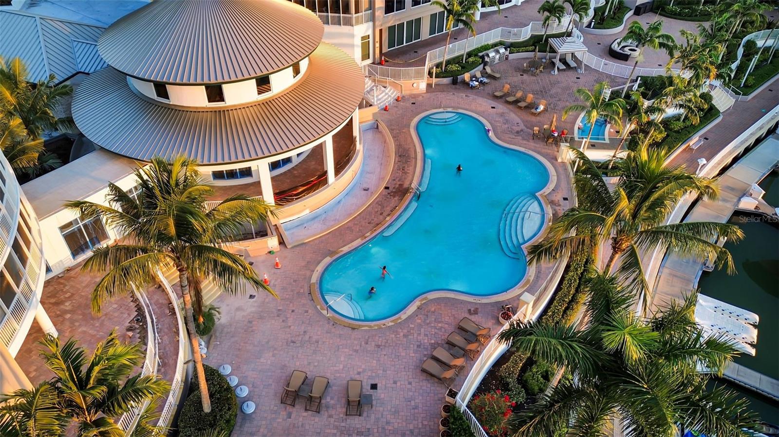 Image 46 of 51 For 13675 Vanderbilt Drive 605