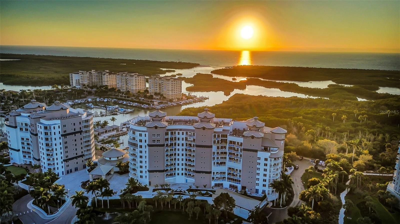 Image 47 of 51 For 13675 Vanderbilt Drive 605