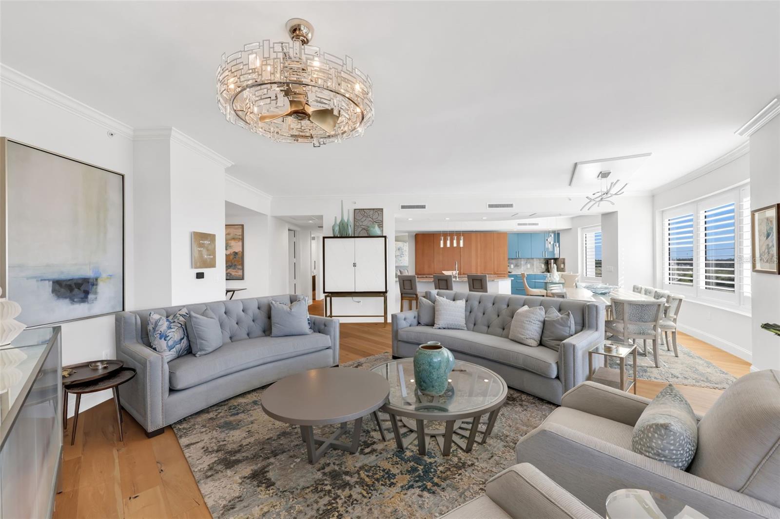 Image 5 of 51 For 13675 Vanderbilt Drive 605