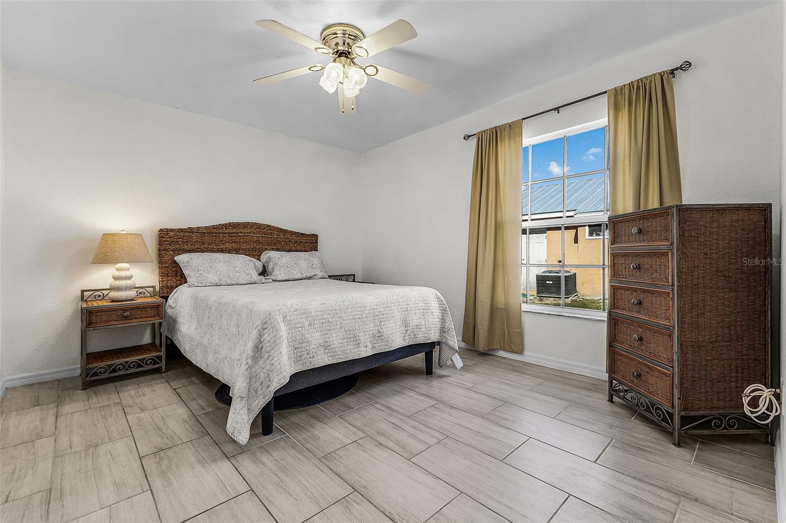 Image 18 of 31 For 3327 26th Avenue