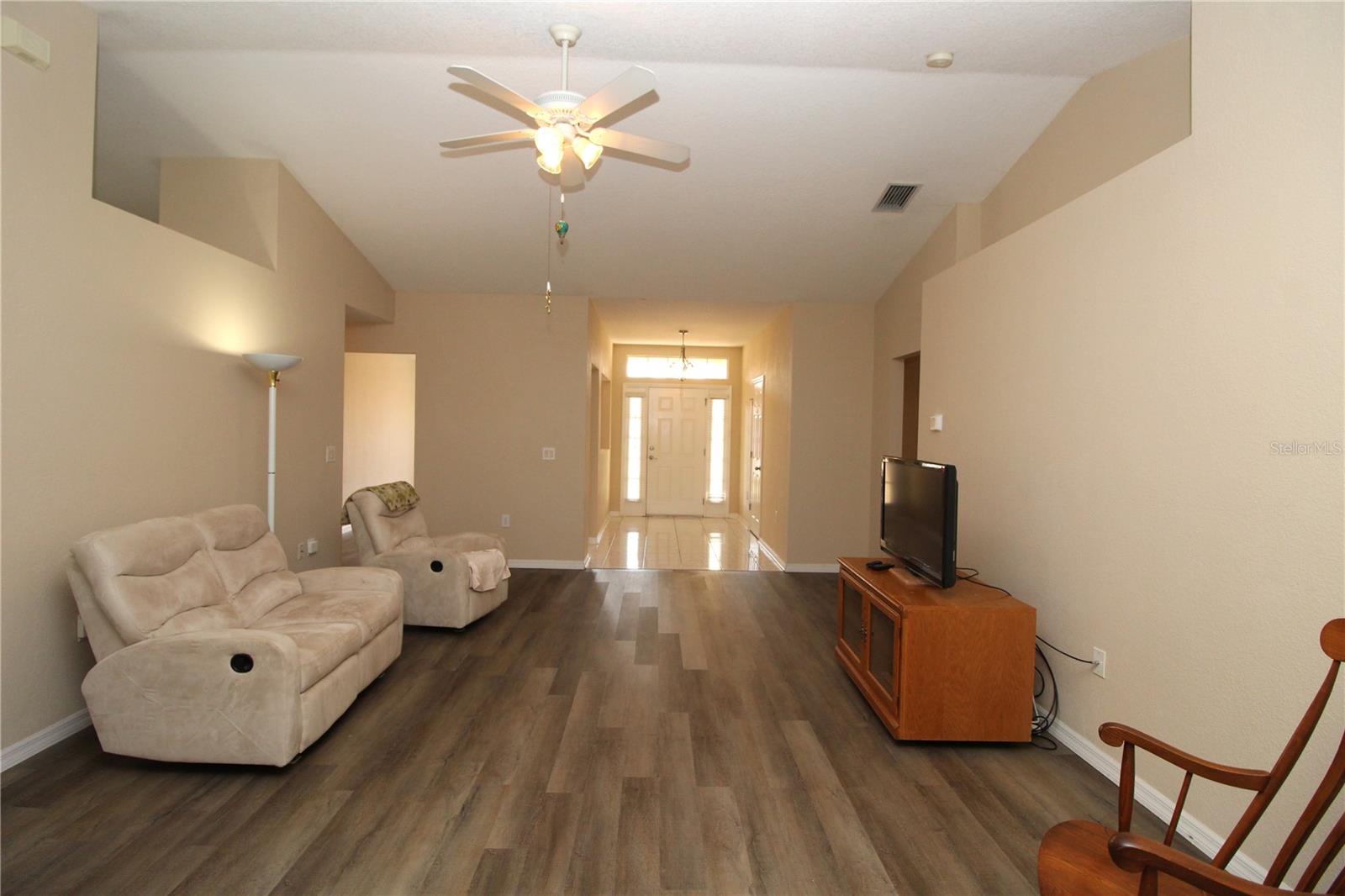 Image 16 of 61 For 7432 Perennial Road