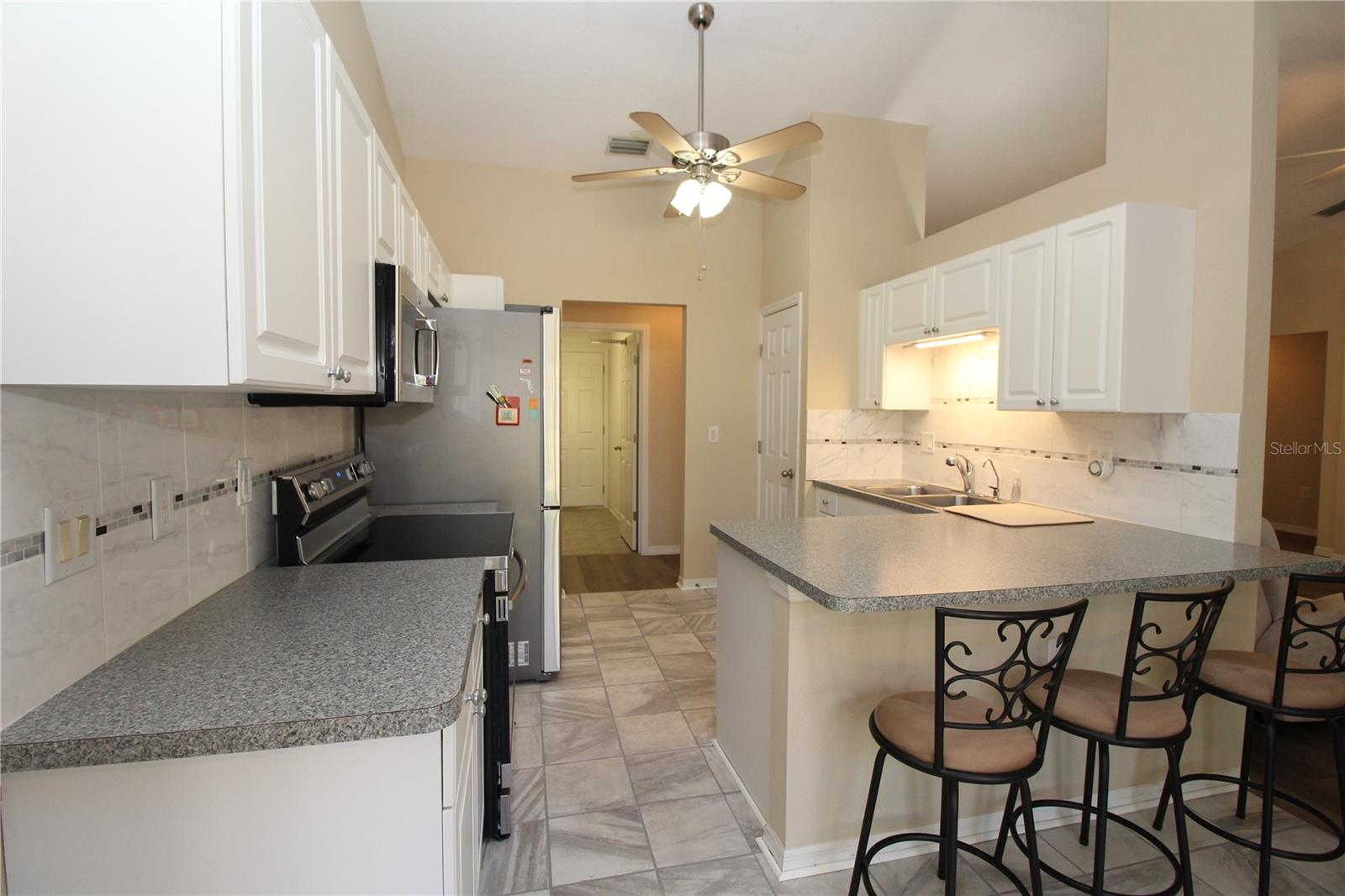 Image 23 of 61 For 7432 Perennial Road