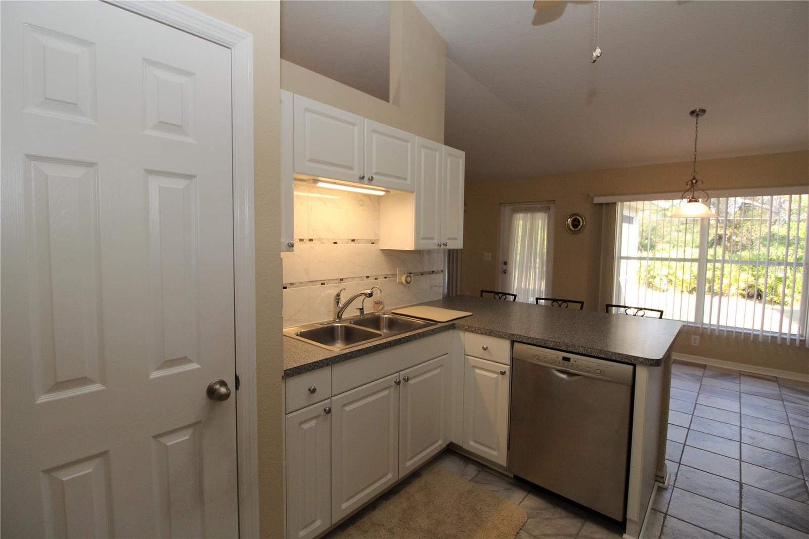 Image 26 of 61 For 7432 Perennial Road