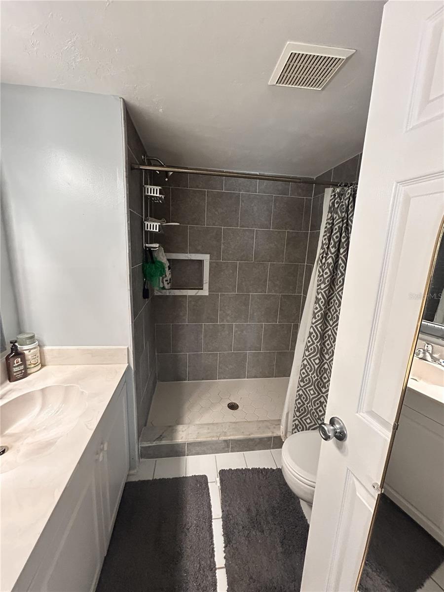 Image 10 of 18 For 3310 Loveland Boulevard 1705