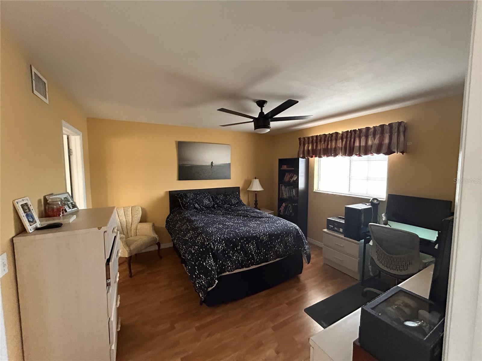 Image 13 of 18 For 3310 Loveland Boulevard 1705