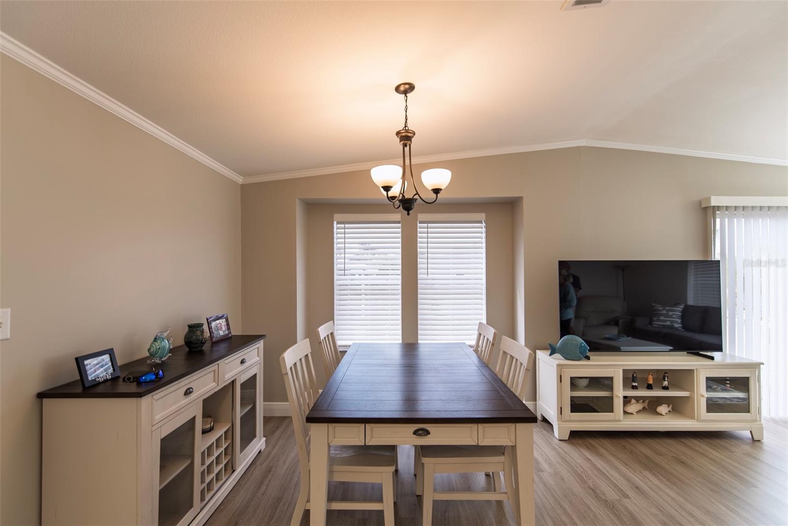 Image 6 of 29 For 25 Copenhagen Avenue